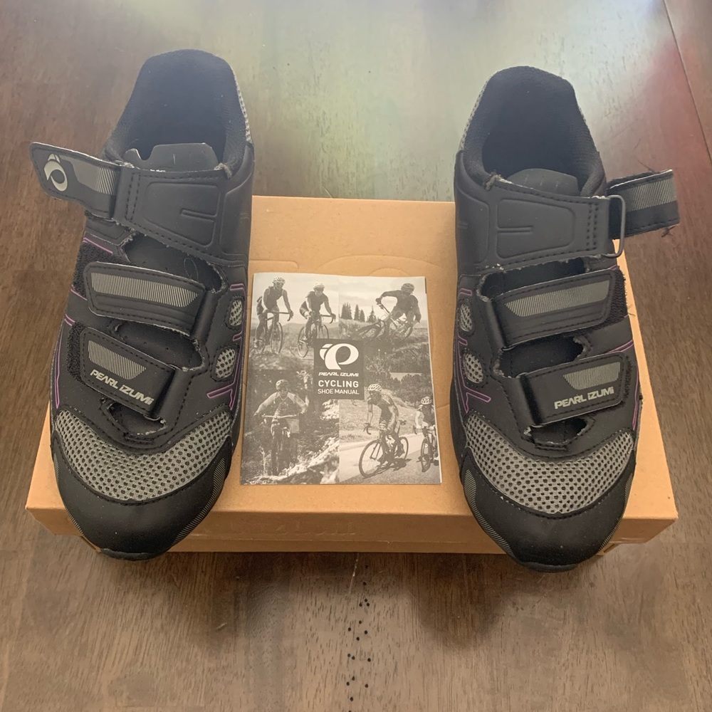 Pearl Izumi Women's All-Road III indoor cycling Shoe: Black size 10